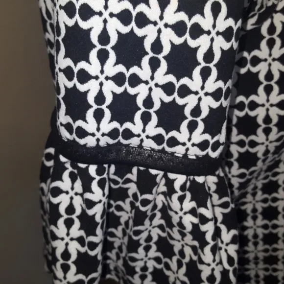 ❤Black &amp; White Print Max Studio Skirt Suit❤