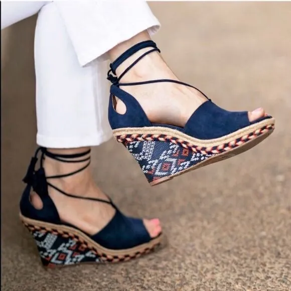 Cabi Isla wedge Sandal size 8