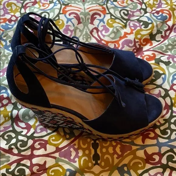 Cabi Isla wedge Sandal size 8