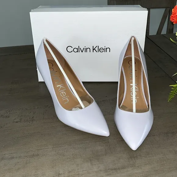 Calvin Klein Gayle Pump, Light Purple Leather