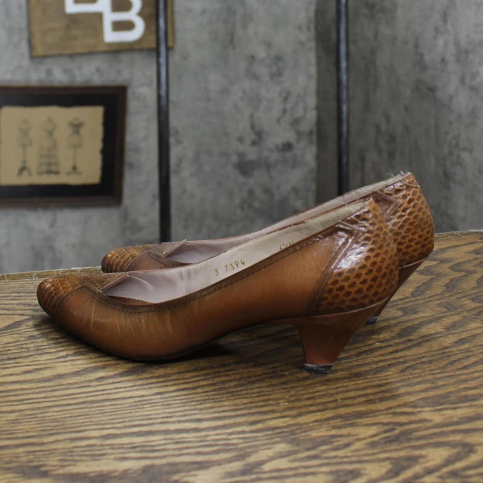 Evan-Picone Womens Vintage Leather Short Heels 1673d4aa08e6ee Brown 6.5N