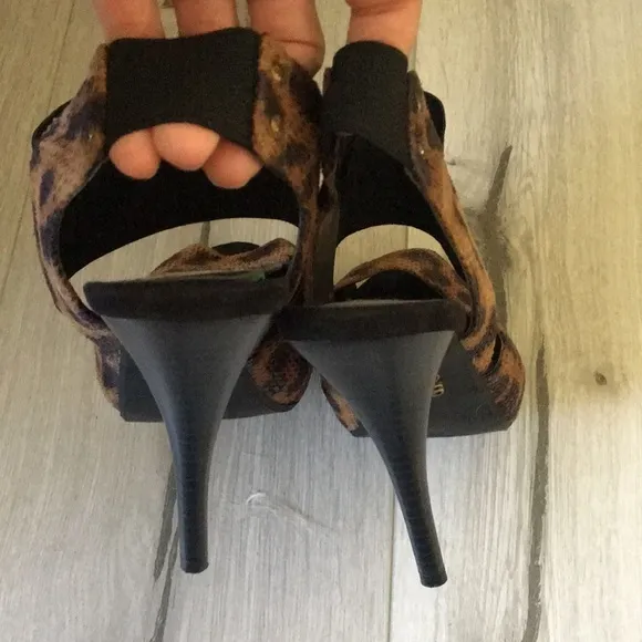 Gorgeous Leopard Print Slingbacks