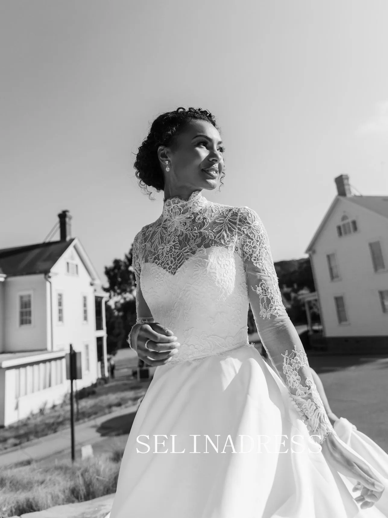 High Neck Long Sleeve Lace Wedding Dresses Vintage Princess Wedding Dress XS001