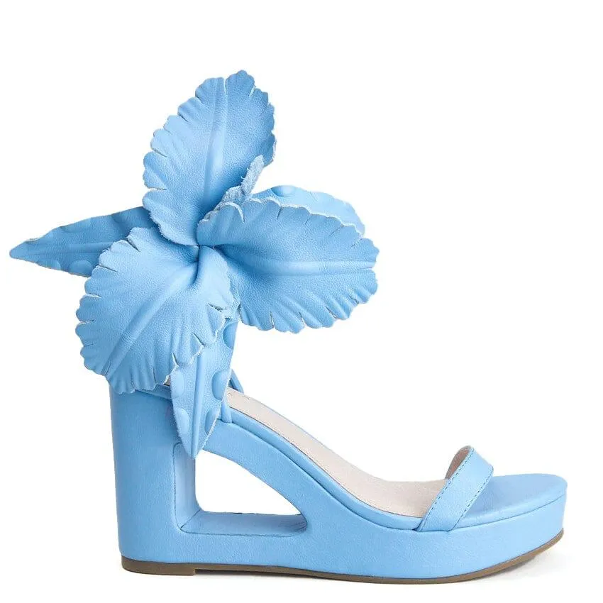 LILLY CUT OUT