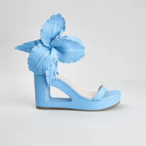 LILLY CUT OUT