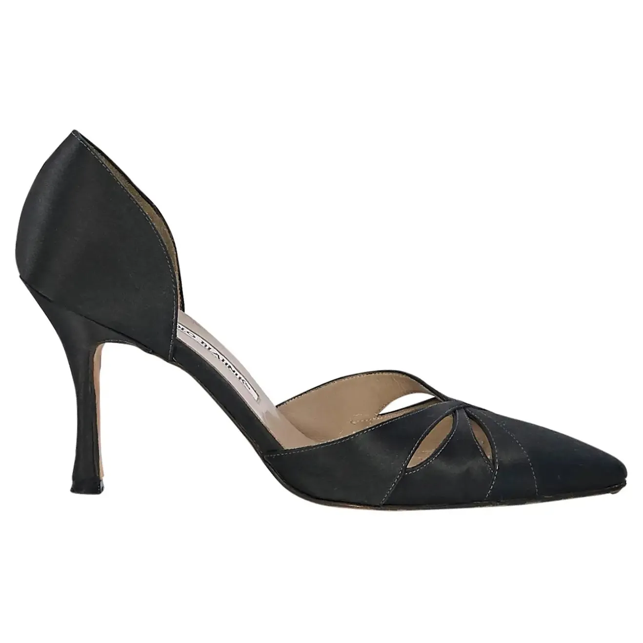 MANOLO BLAHNIK CUTOUT ACCENT PUMPS