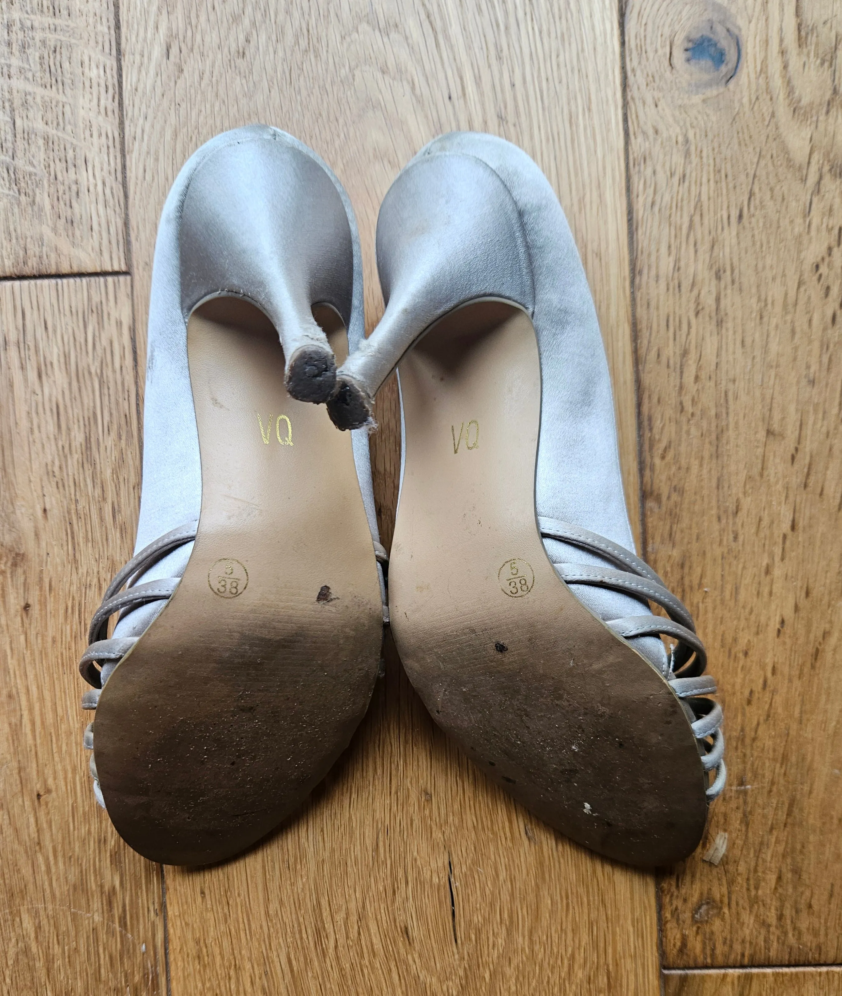 Pretty well worn heels with jewel design - UK5