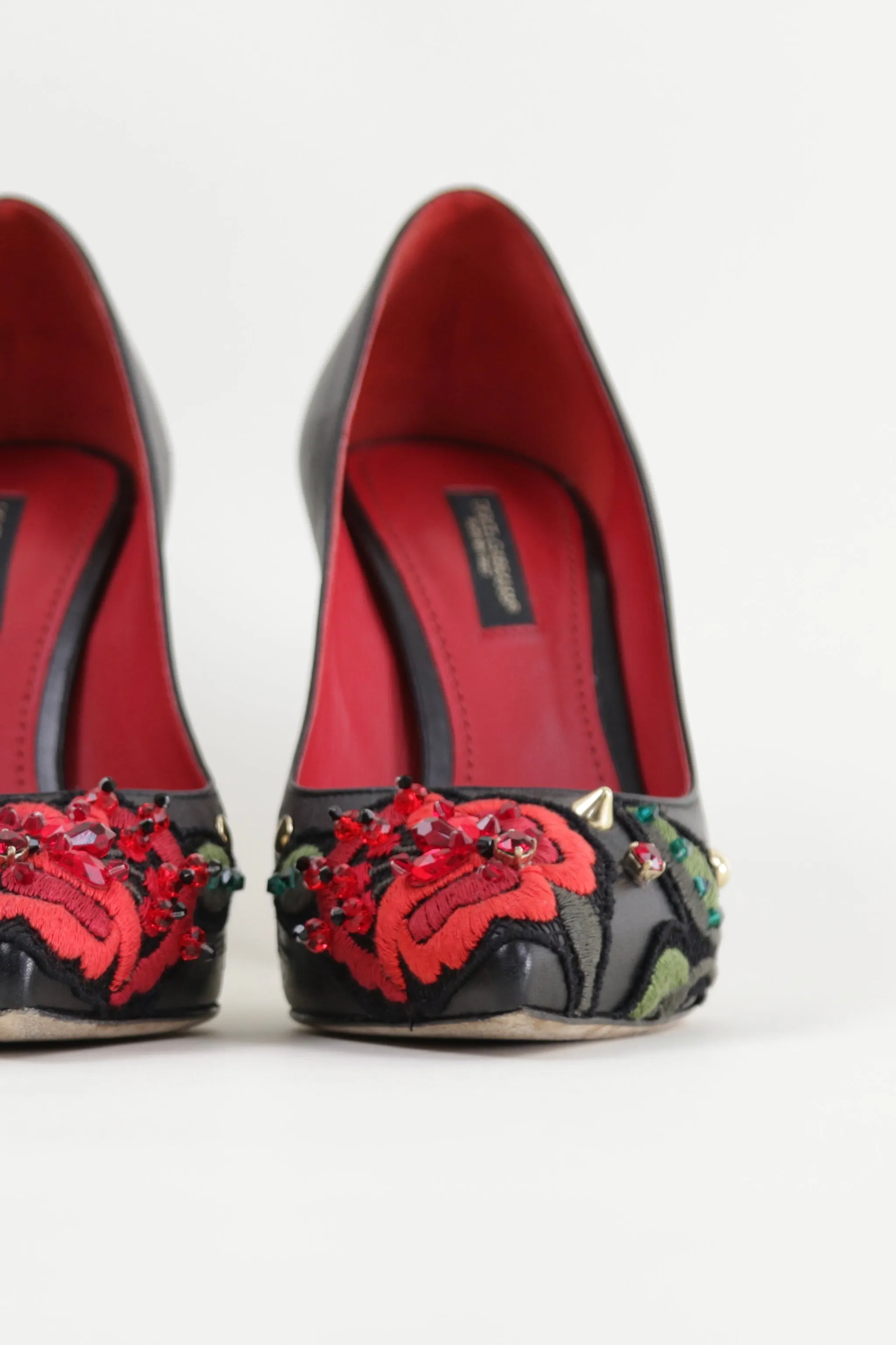 Rose Embroidered Leather Pumps