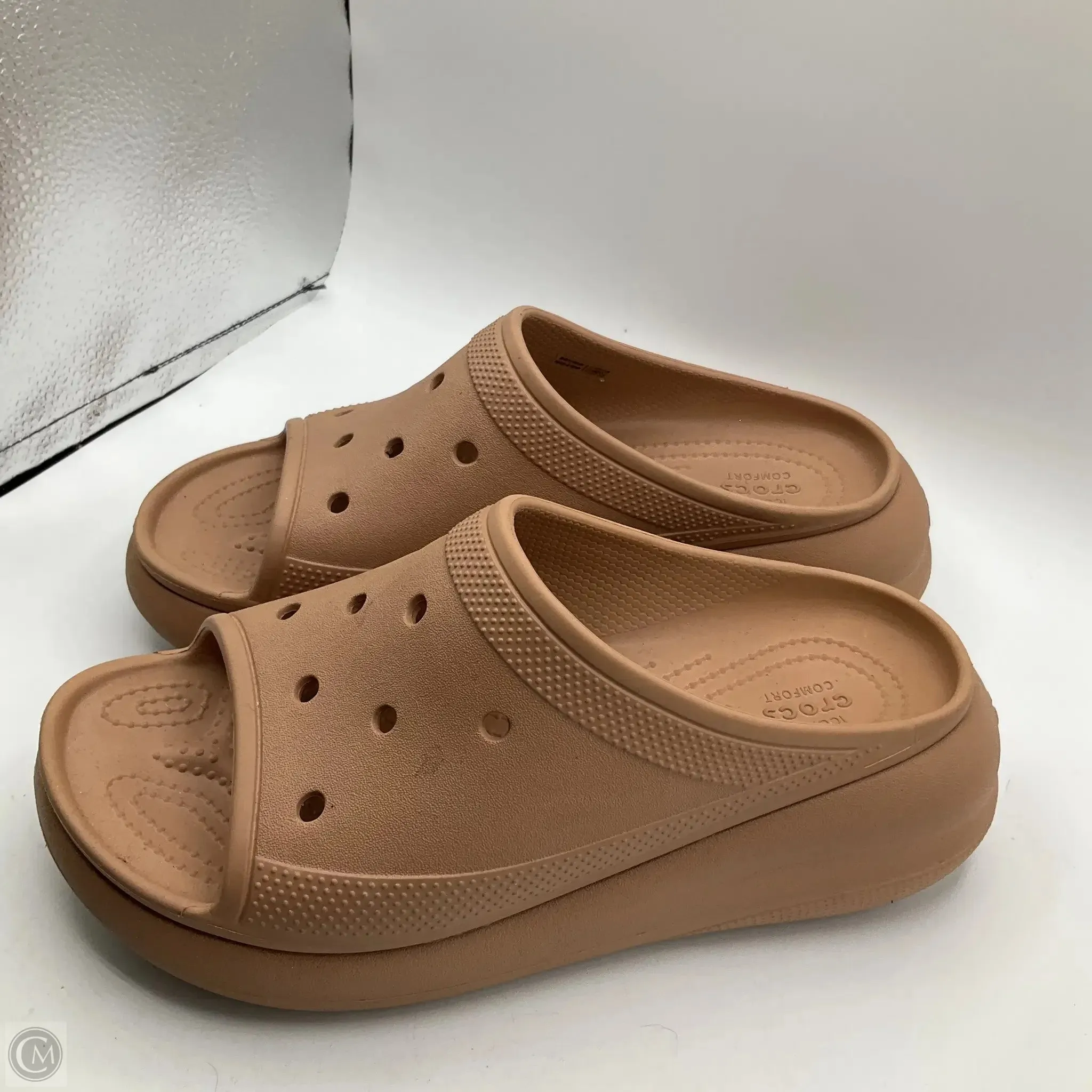 Sandals Heels Platform By Crocs In Brown, Size: 10