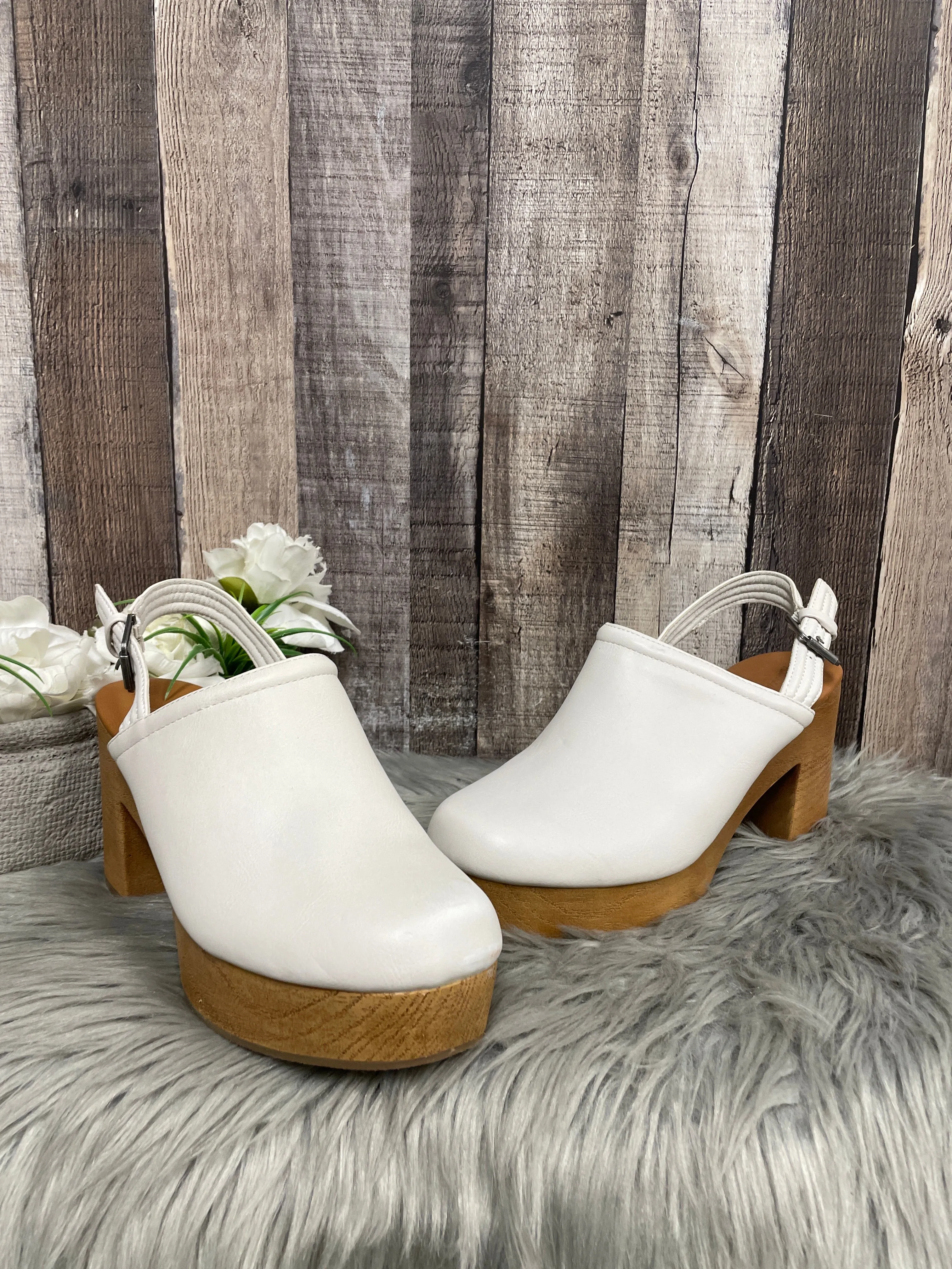 Shoes Heels Platform By Universal Thread In Ivory, Size: 9.5